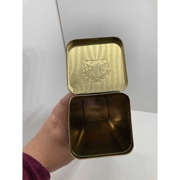 Vintage J&B Whiskey Charles Dickens Christmas Carol Tin - Picture 8 of 8